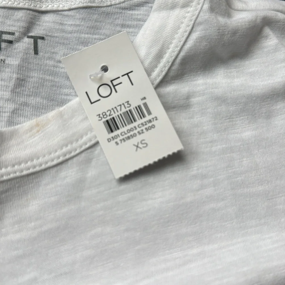 LOFT Classic White T-Shirt - Picture 4 of 5